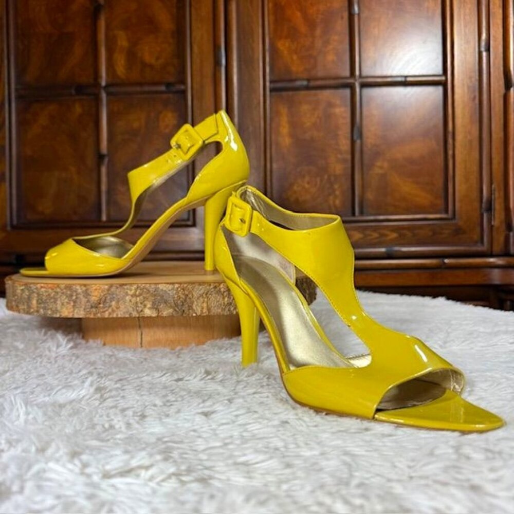 Nine West Chartreuse Faux Patent Leather T-Strap Sandal